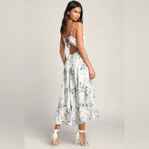 NWT Lulus Ivory with Blue Floral Print Back Tie Tiered Midi Dress Small